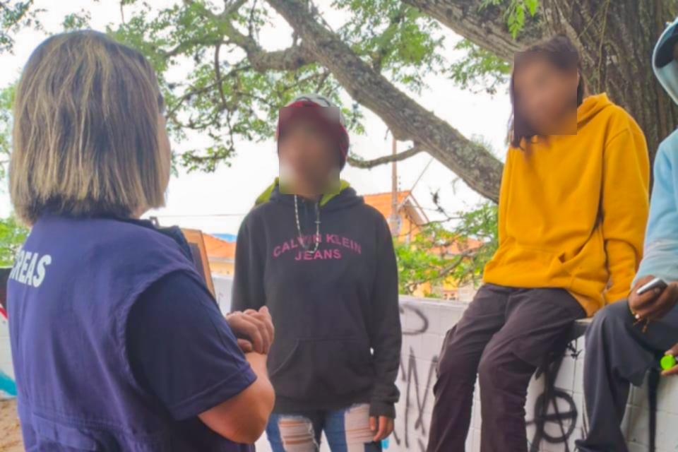 Prefeitura orienta população a não dar esmolas a crianças em PG