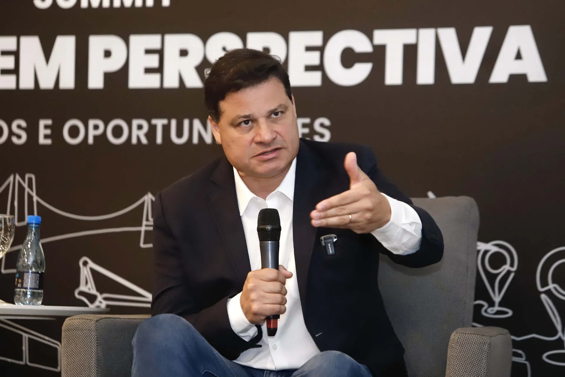 Sandro Alex confirma pré-candidatura ao governo do Paraná após indicação de Ratinho Jr.